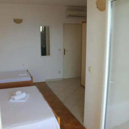 Appartamento Duce Sandy Mare Omiš