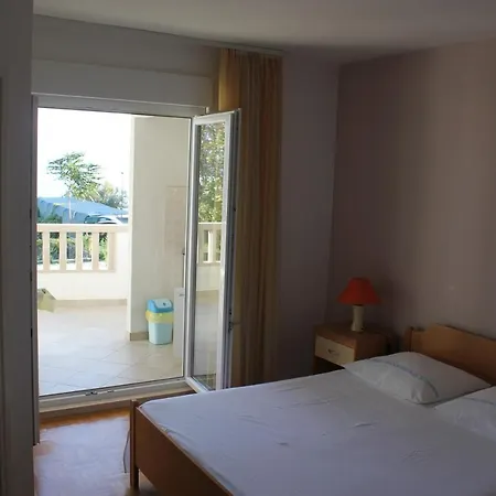 Duce Sandy Beach Mare Apartment *