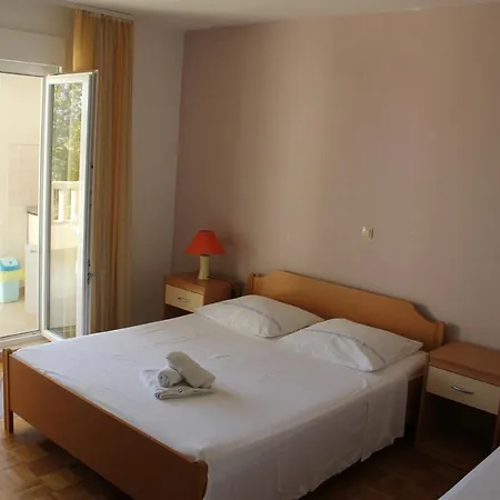 Duce Sandy Beach Mare Omis