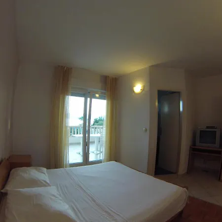 Duce Sandy Beach Mare Omis
